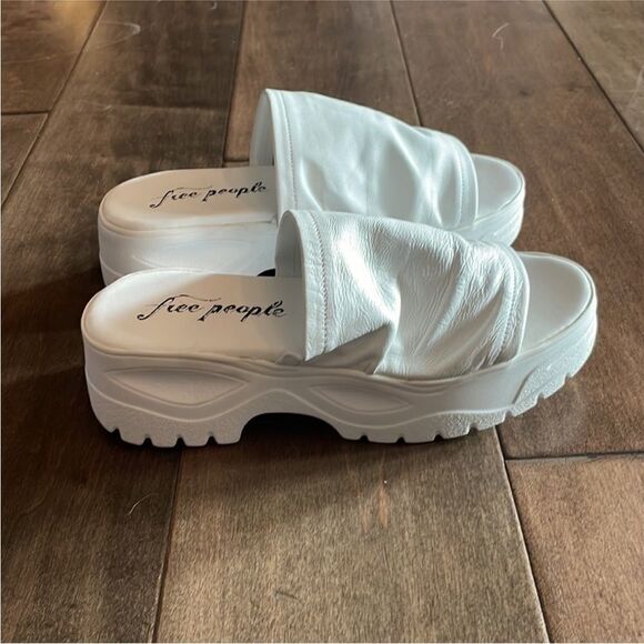 Free People Poolside White Leather Sporty Sandals Mule US 7 EU 37 Sold Out! - Picture 5 of 8